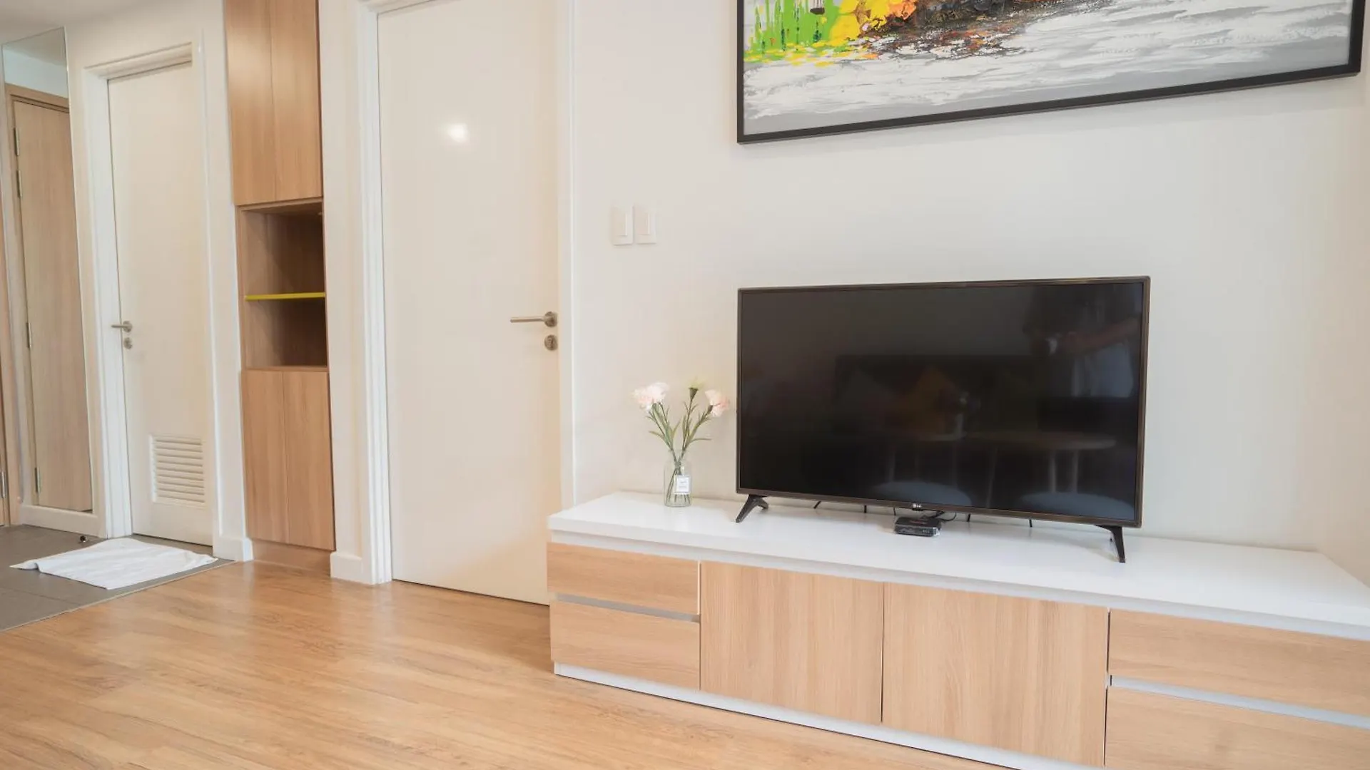 Apartment Airport Republic - Free Pool Gym And Kid Room 호치민 0*,  베트남